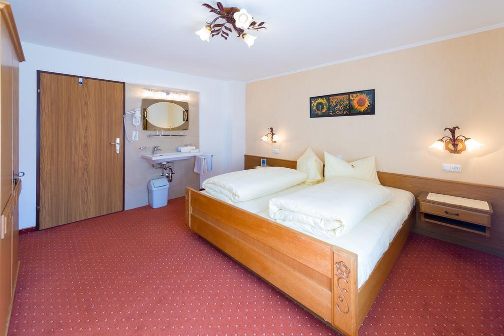 Haus Enzian Apartman Lermoos Szoba fotó
