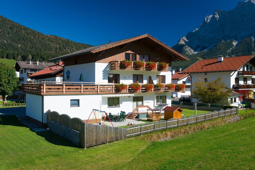 Haus Enzian Apartman Lermoos Kültér fotó